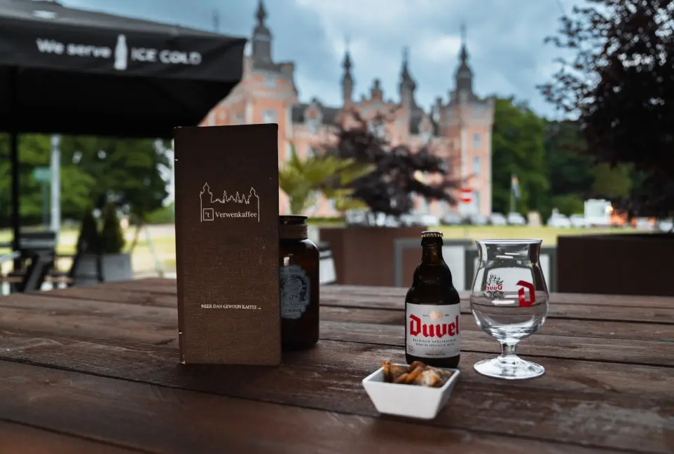 verwen kaffee vue terrasse sur le chateau
